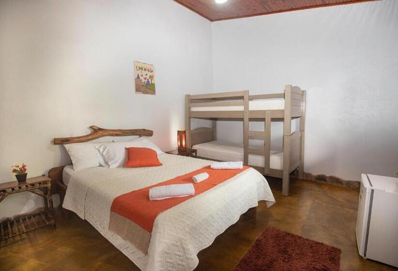 Номер Стандарт Трехместный, Buddy's Hostel & Pousada Alto Paraiso
