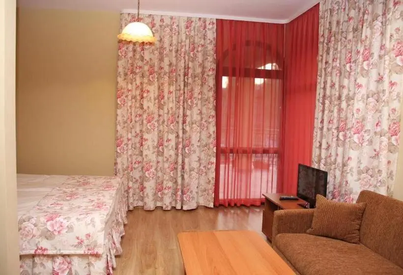 سوییت جونیور, Guest House Stelia