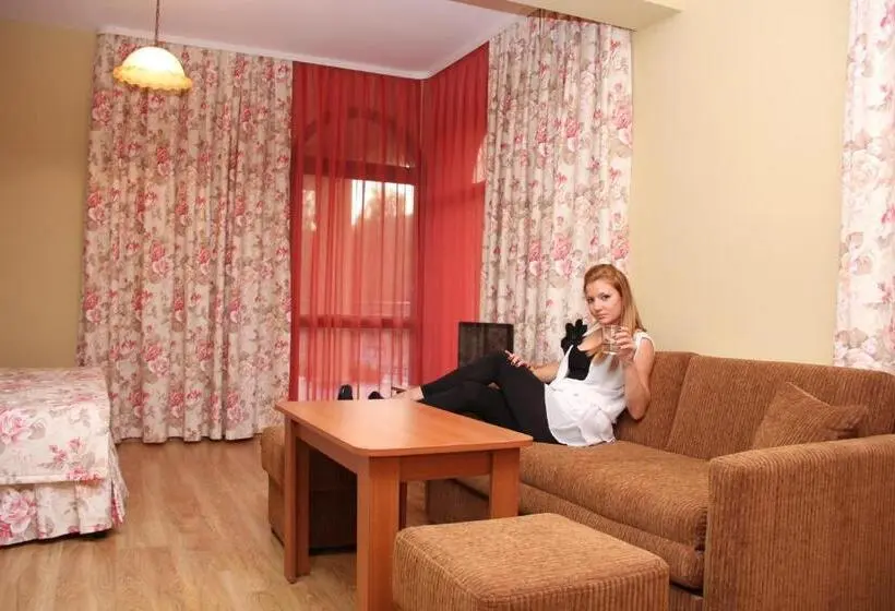 سوییت جونیور, Guest House Stelia