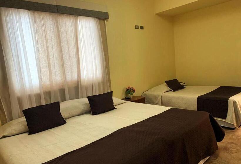 3 Bett Superior Zimmer, Juku Hostal