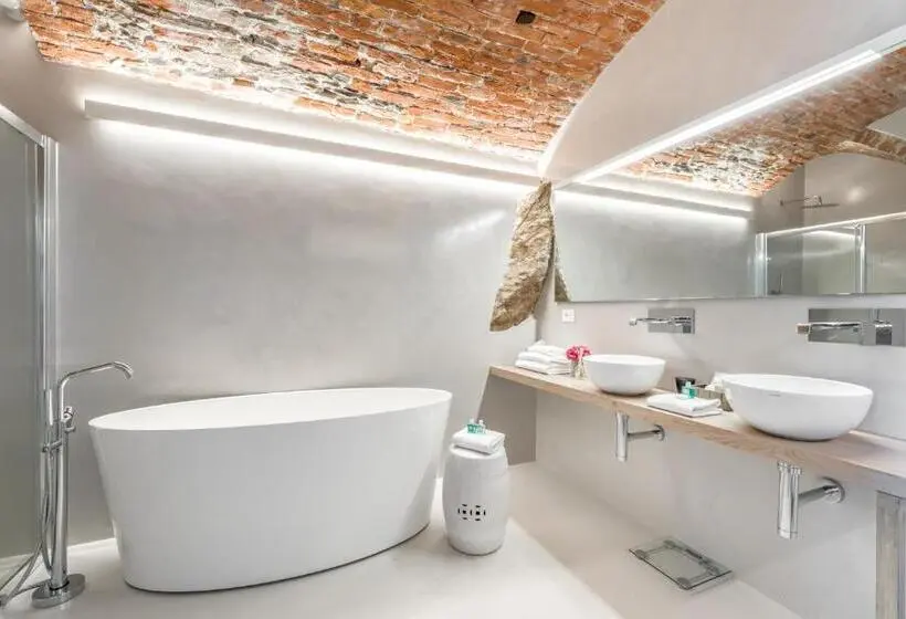 メゾネットスイート, La Torretta Lodge