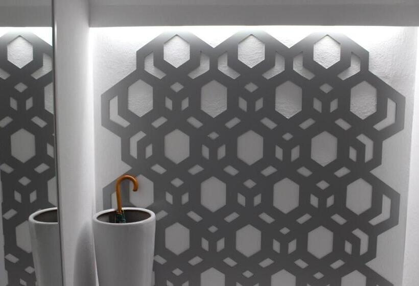 סוויטה, La Torretta Lodge