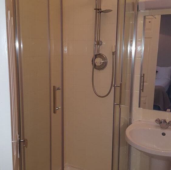 Семейный Номер, Portfinn Lodge