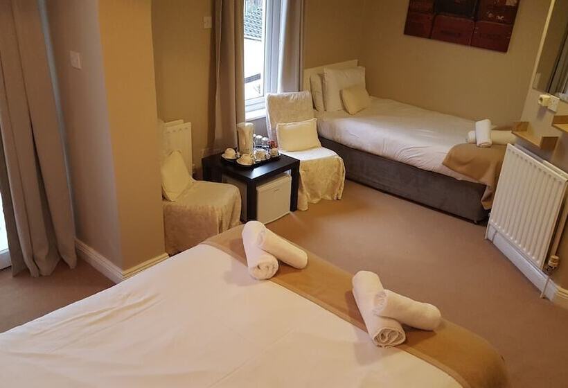 Семейный Номер, Portfinn Lodge