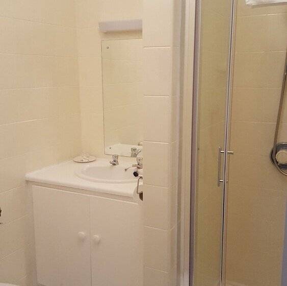 Семейный Номер, Portfinn Lodge