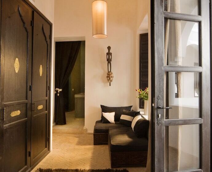 اتاق استاندارد, Riad Capaldi