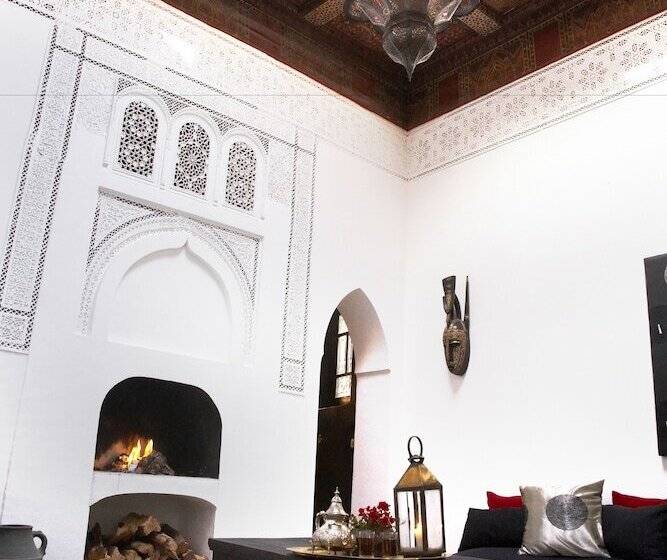 سوییت, Riad Capaldi