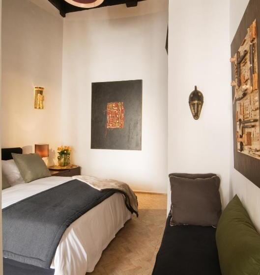 اتاق استاندارد, Riad Capaldi