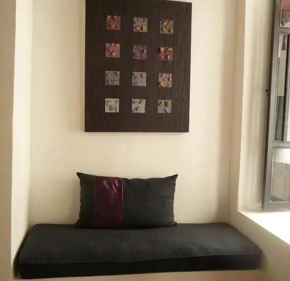 اتاق استاندارد, Riad Capaldi