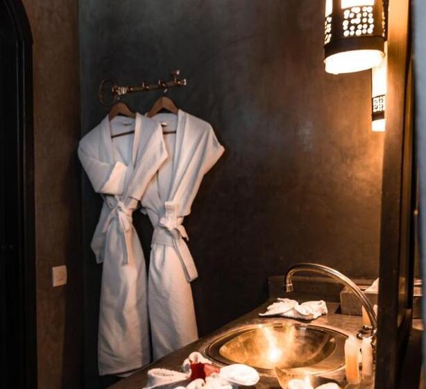 اتاق استاندارد, Riad Capaldi