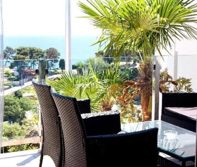 آپارتمان 2 خوابه با چشمانداز دریا, Senator