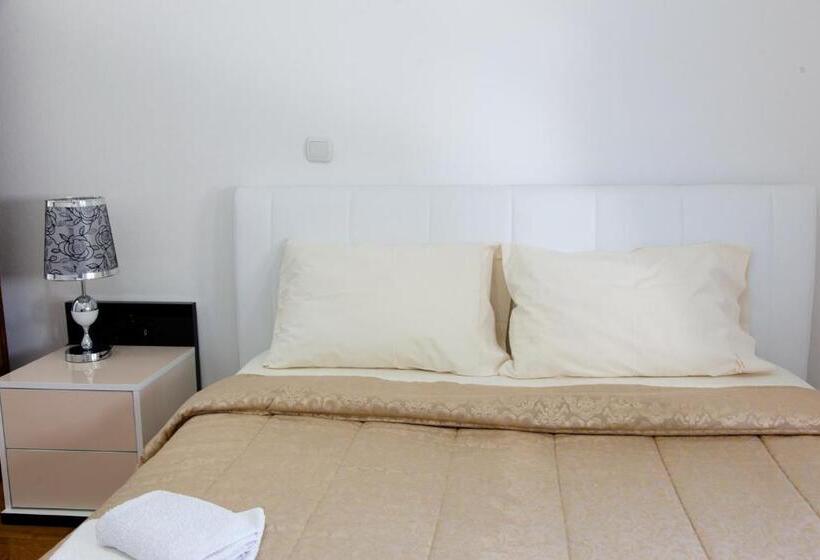 اتاق استاندارد با چشمانداز دریا, Senator