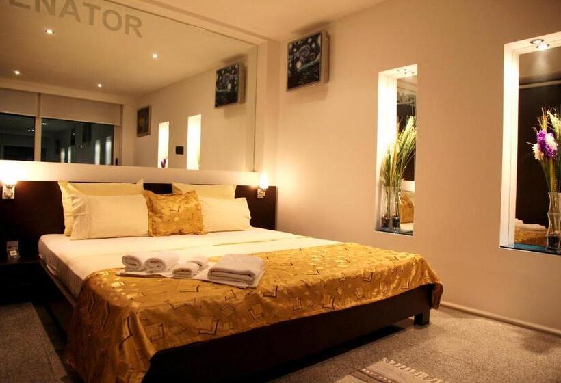 اتاق استاندارد با چشمانداز دریا, Senator