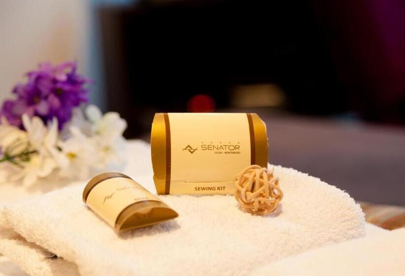 سوییت با چشمانداز دریا, Senator