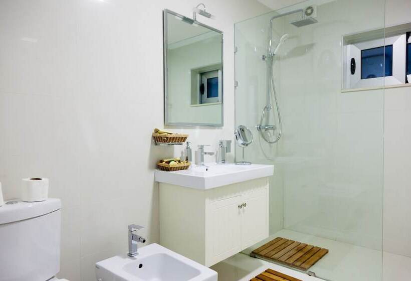 آپارتمان 2 خوابه با چشمانداز دریا, Senator