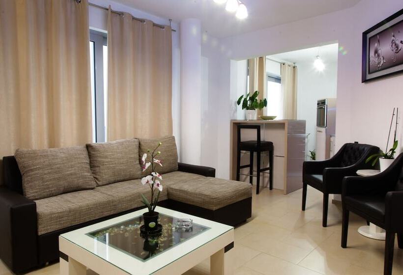 آپارتمان 2 خوابه با چشمانداز دریا, Senator