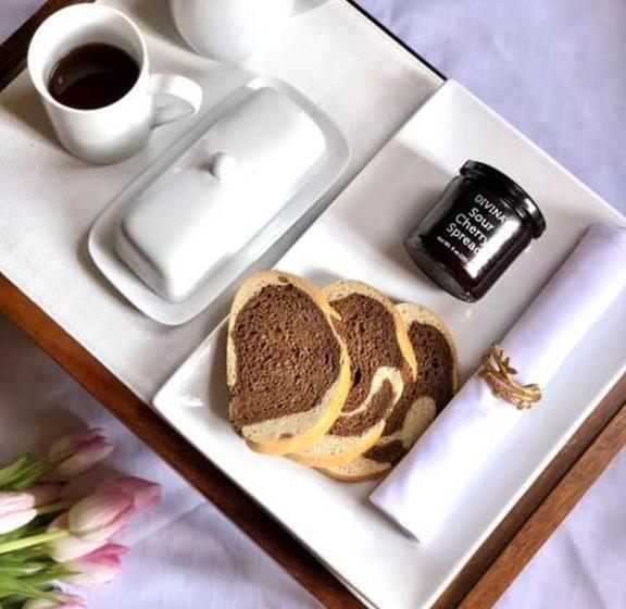 آپارتمان دوبلکس 1 خوابه, Senator