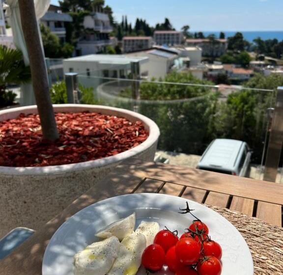 آپارتمان دوبلکس 1 خوابه, Senator