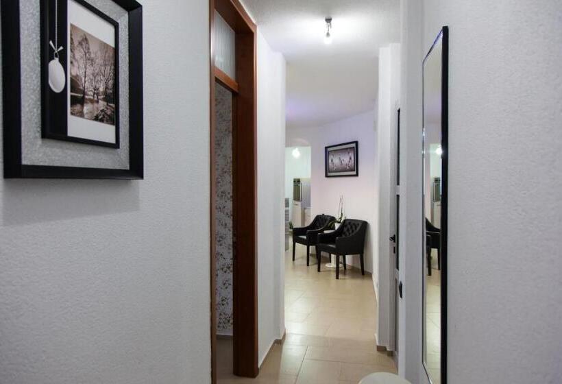 آپارتمان 2 خوابه با چشمانداز دریا, Senator