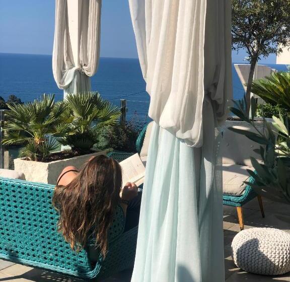 آپارتمان ممتاز دوخوابه رو به دریا, Senator