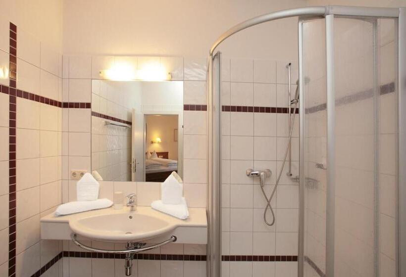 Quarto Triplo Estandar, Gasthof Zur Post