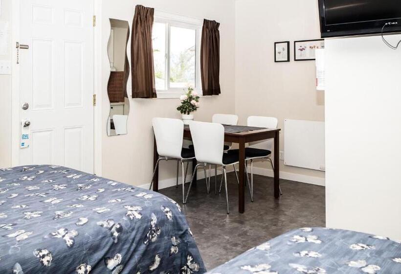 استودیوی استاندارد, Crescent Motel