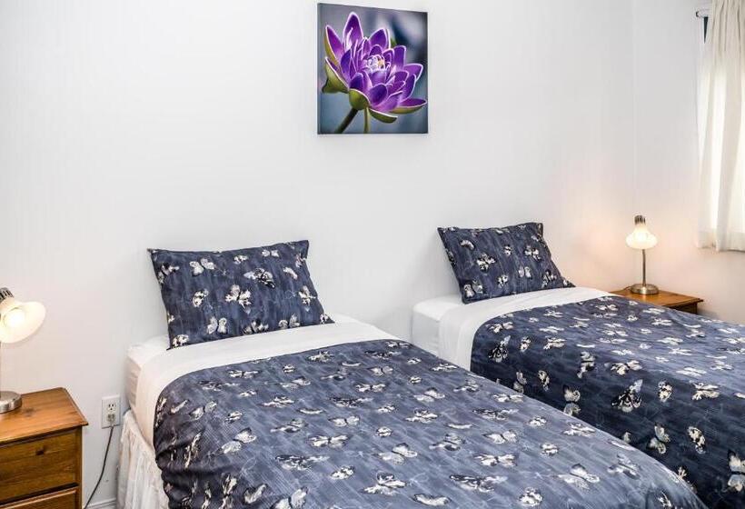 سوییت خانوادگی, Crescent Motel