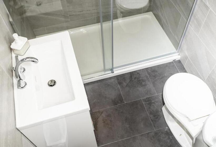 استودیوی استاندارد, Crescent Motel