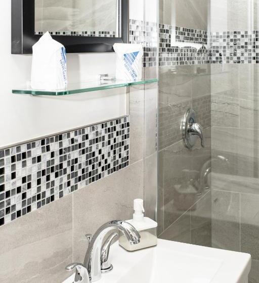 استودیوی استاندارد, Crescent Motel