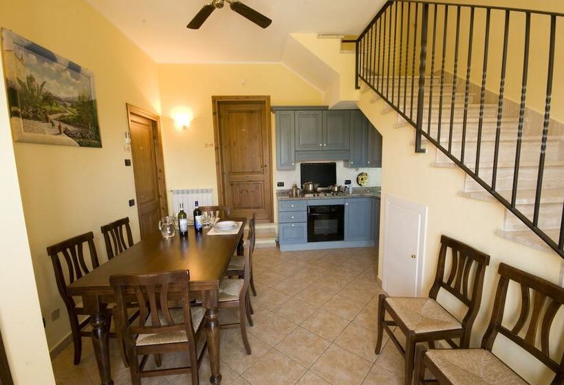 Huoneisto 4 Makuuhuonetta, Agriturismo Macinatico