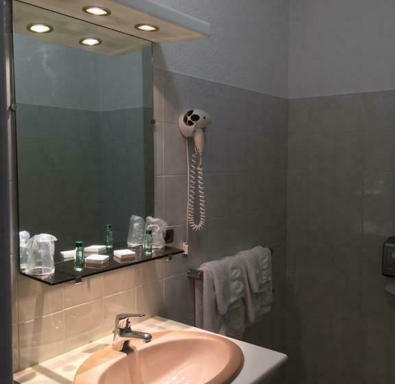 스탠다드 싱글 룸, Les Soldanelles