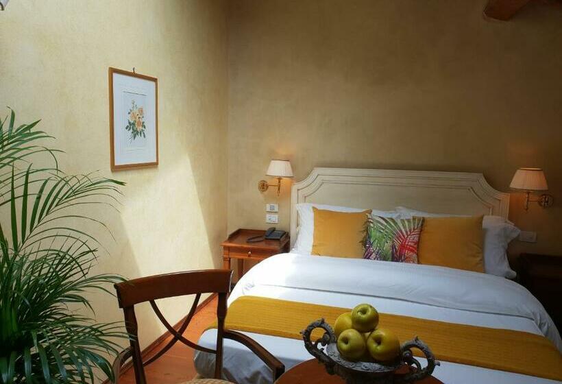 غرفة قياسية, I Giardini Segreti Di Villa Marcello Marinelli