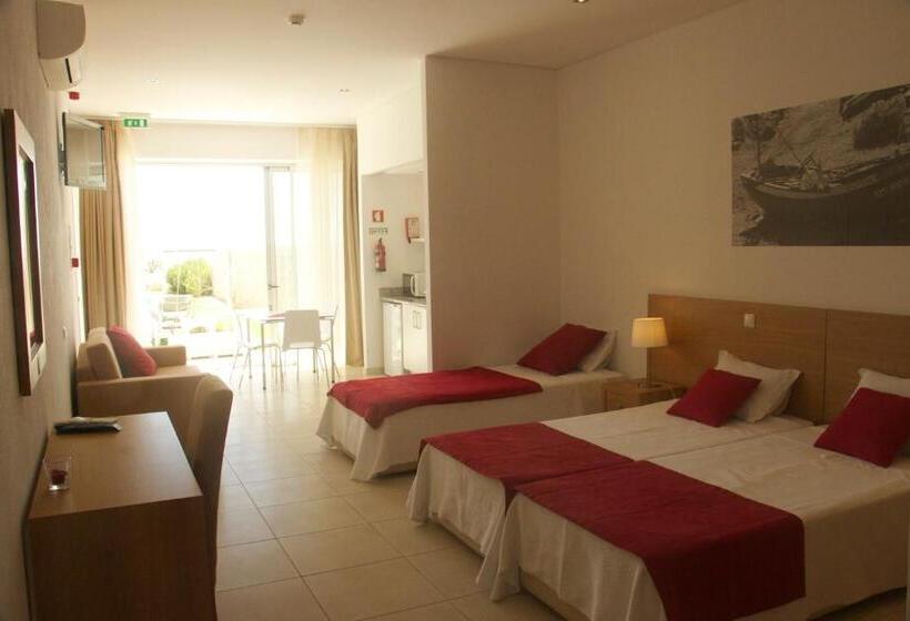 غرفة قياسية ثلاثية مزودة بشرفة, Casa Praia Mar