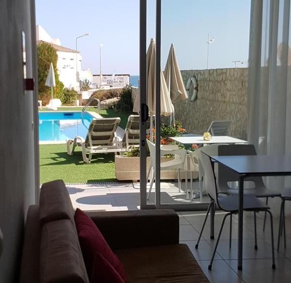 اتاق استاندارد سه تخته با بالکن, Casa Praia Mar