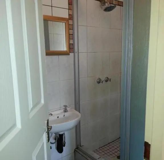 コンフォートトリプルルーム, Ingwe Guesthouse