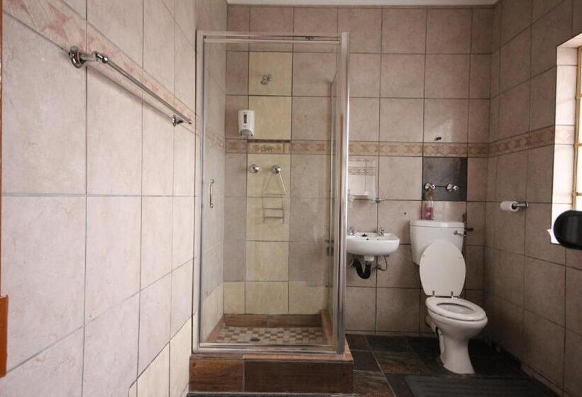 سوییت خانوادگی, Ingwe Guesthouse