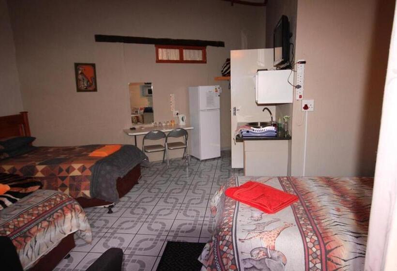 اتاق ساده سه‌ نفره, Ingwe Guesthouse