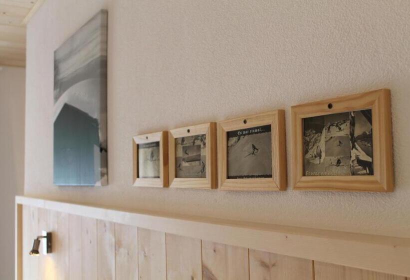 Superior suite with balcony, Lodge Seppaler