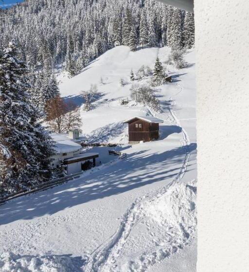 Superior suite with balcony, Lodge Seppaler