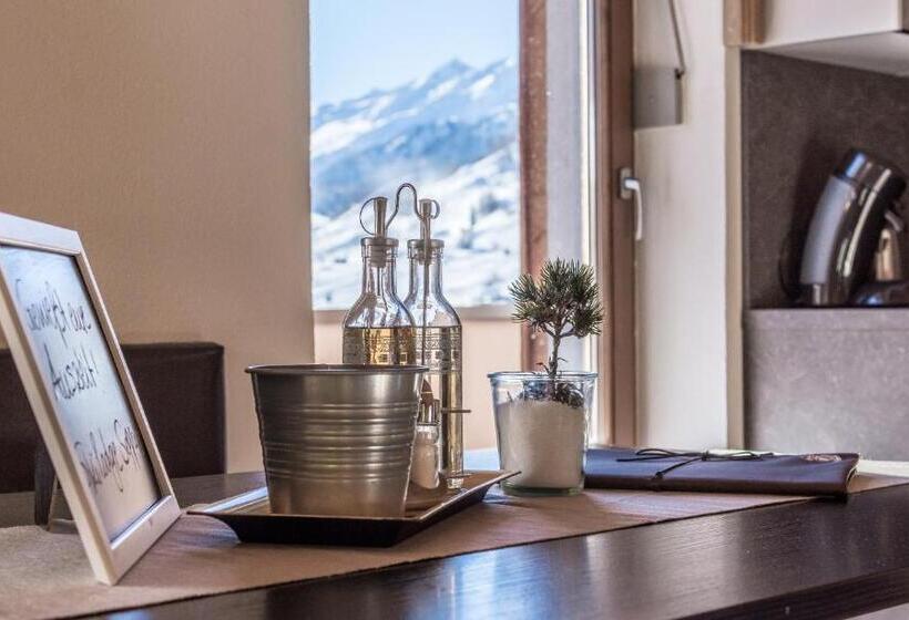 Superior suite with balcony, Lodge Seppaler