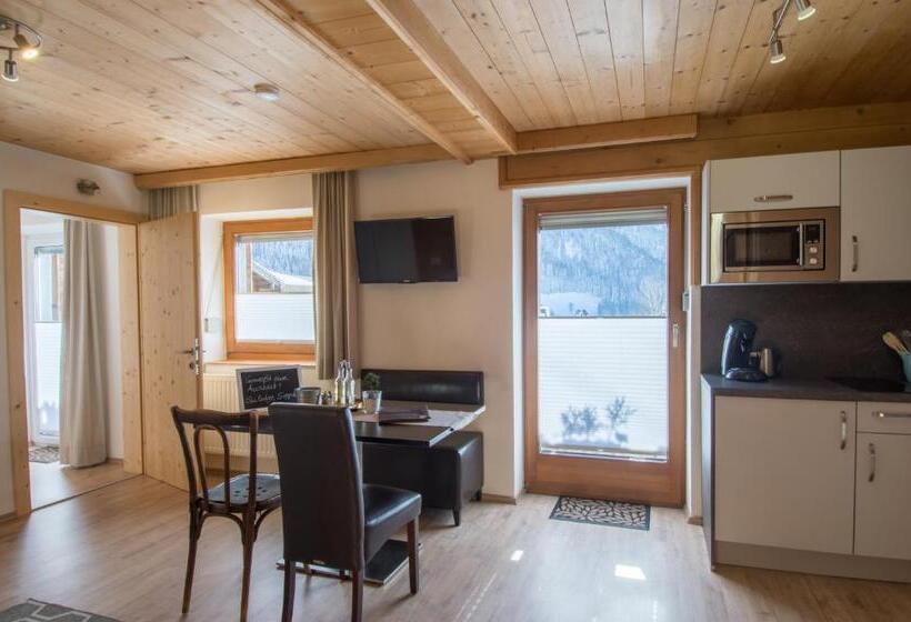 Superior suite with balcony, Lodge Seppaler