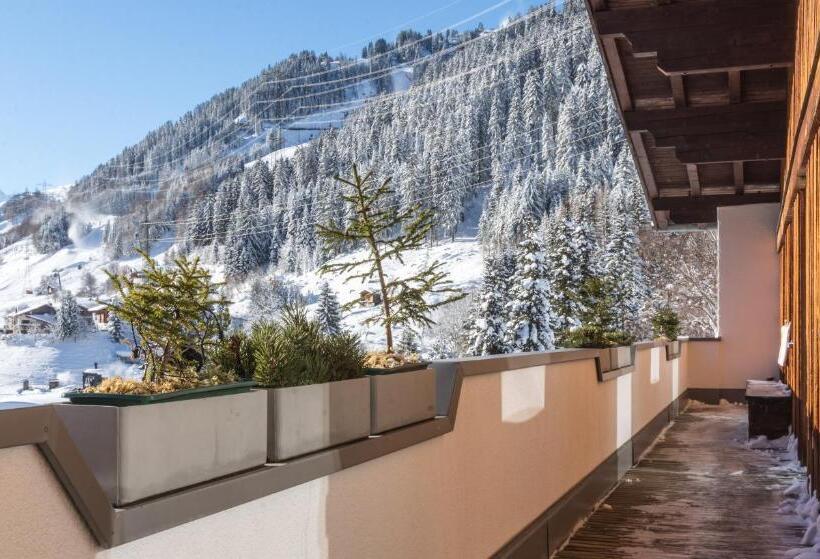 Superior suite with balcony, Lodge Seppaler