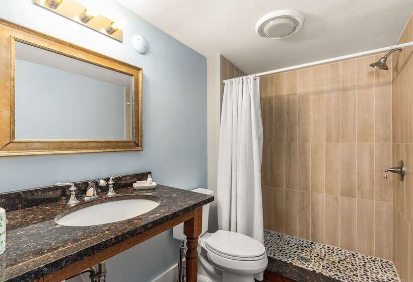 スタンダードルーム, Mabel's House