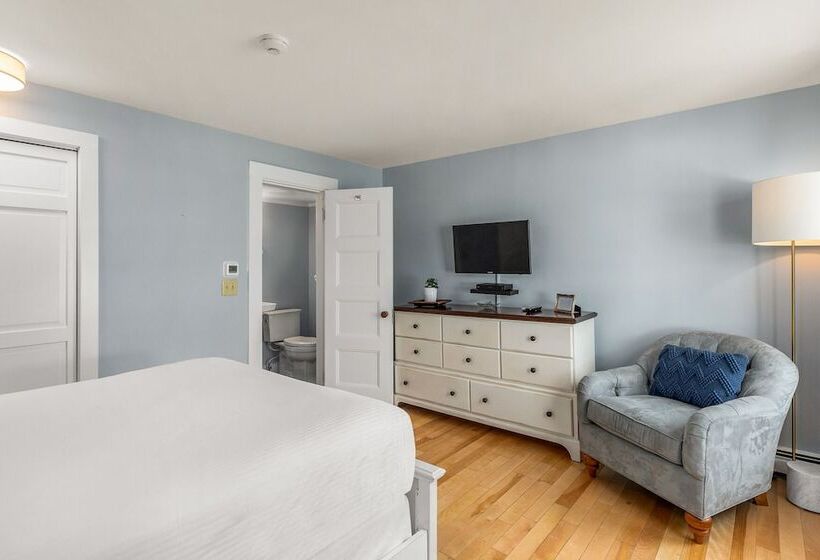 スタンダードルーム, Mabel's House