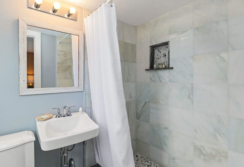 スタンダードルーム, Mabel's House