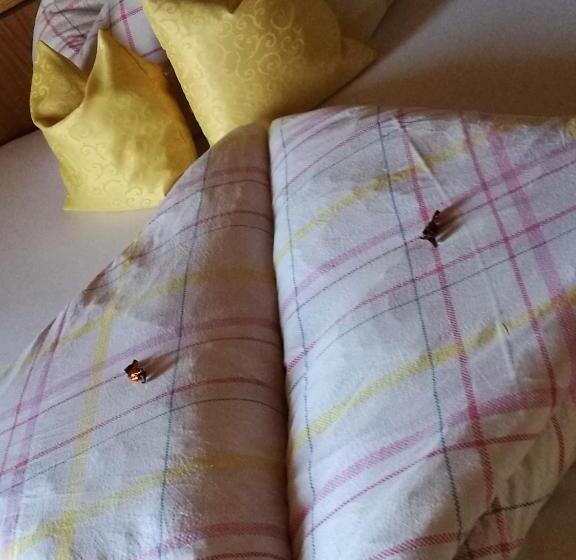 带阳台的三人标准间, Gästepension Wiesenheim