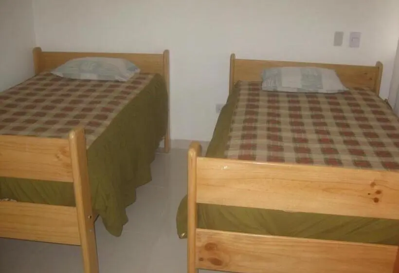 スタンダードトリプルルーム, Hostal Camiluz