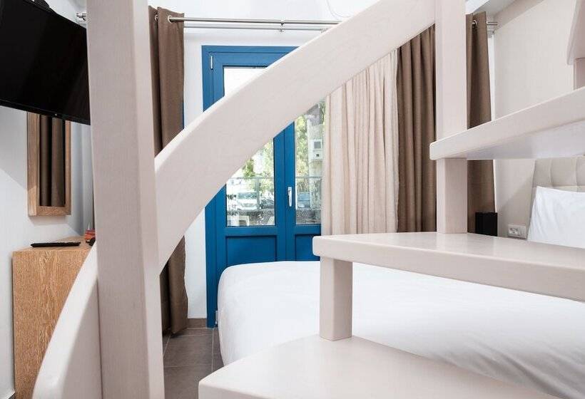 חדר משפחתי נוף להרים, Tristhenia