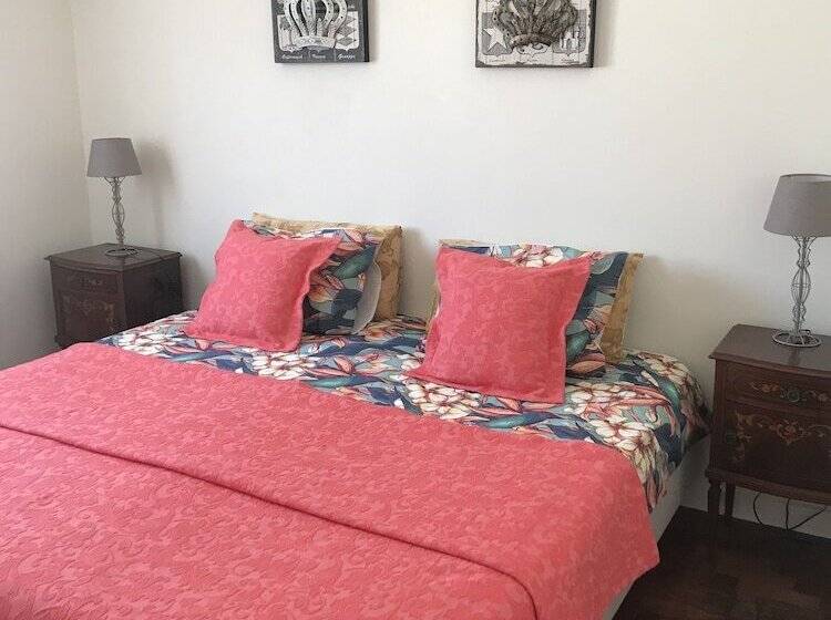 スイート, Petunia Guest House