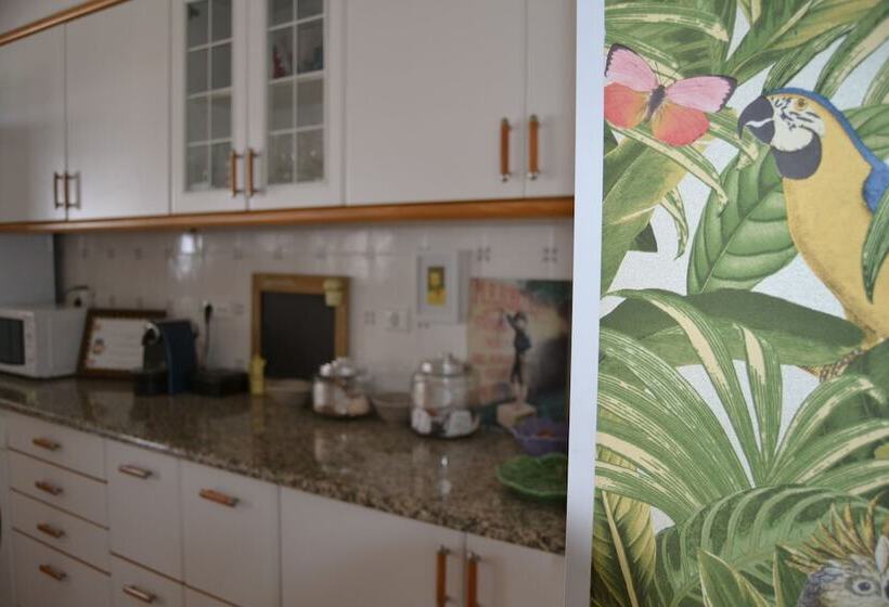 סוויטה דלוקס, Petunia Guest House